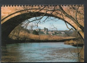 Northumberland Postcard - Alnwick Castle  T7926