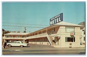 c1950's The Highlander Motel Car Somerset Pennsylvania PA Vintage Postcard 