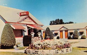Gooding, Idaho MOTEL EVERGREEN Carl & Marie Bales Roadside '50s Vintage Postcard