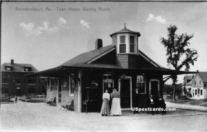 Town House Waiting Room in Kennebunkport, Maine