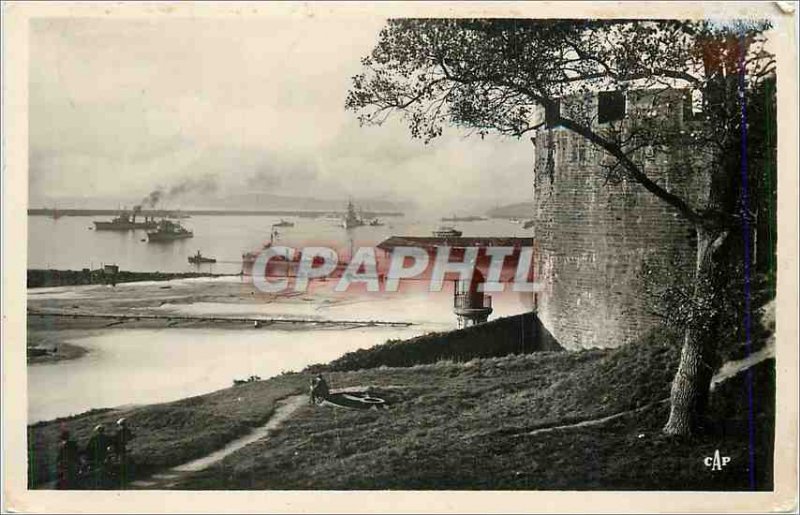 Modern Postcard Brest Rade Boat