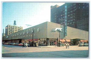 c1960 Greyhound Bus Terminal Exterior Building Chicago Illinois Vintage Postcard