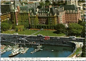 postcard British Columbia -Empress Hotel and Inner Harbor - bird's eye view