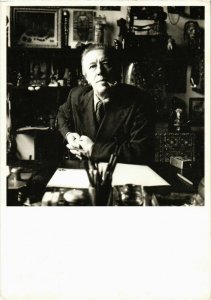 CPM Andre BRETON dans son bureau WRITER (974190)