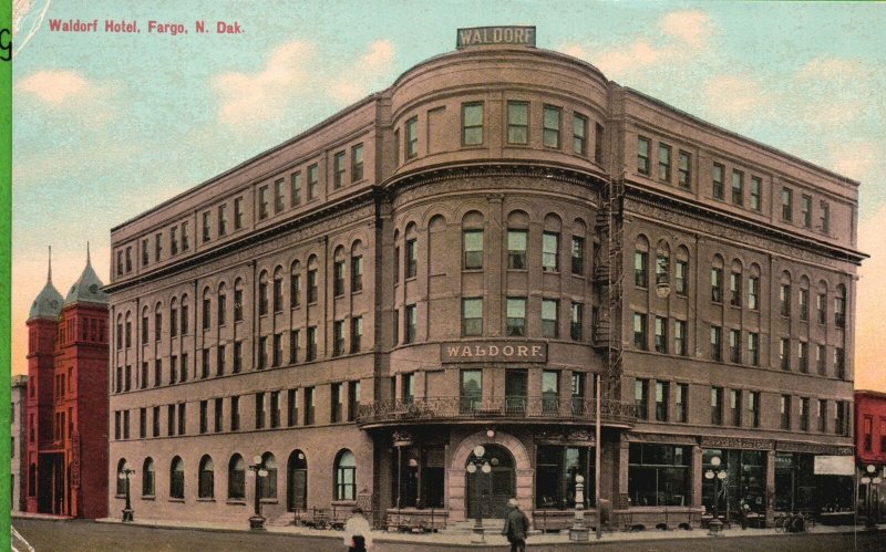 Vintage Postcard Waldorf Hotel Fargo Sioux State Flickertale State North Dakota