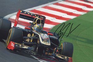 Sebastien Buemi GIANT F1 Formula 1 Motor Racing Hand Signed Photo