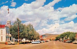 BRIDGEPORT MONO CTY CALIFORNIA~-MAIN STREET VIEW-NASH AIRFLYTE ?-POSTCARD 1950s