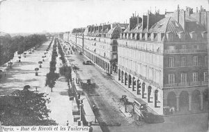 C031 France,  Paris Rue de Rivoli et les Tuileries vintage postcard