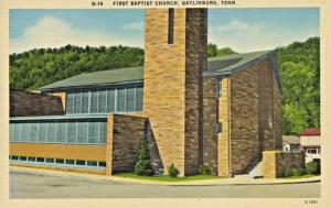 First Baptist Church Gatlinburg TN Tenn Vintage Linen Vintage Postcard D24
