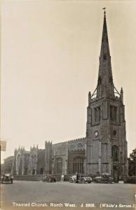 THAXTED ESSEX ENGLAND-CHURCH-OLD AUTOS~NORTH WEST-WHITE'S SERIES PHOTO POSTCARD