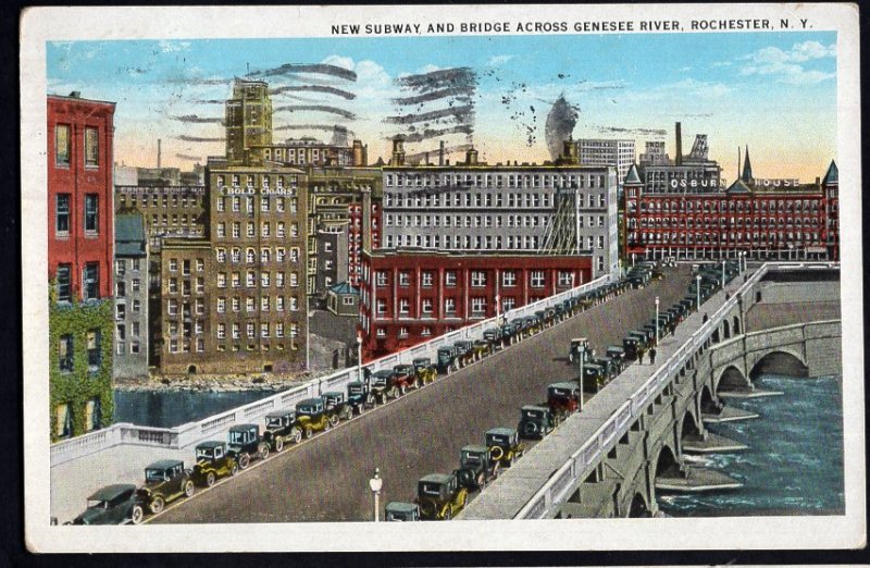 New York ROCHESTER New Subway and Bridge across Genesee River cars - pm1920 - WB