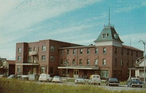 AMOS , Quebec, 1950-60s ; Chateau Inn