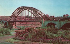 Vintage Postcard 1930's Notre Dame Bridge & Amoskeag Industries Manchester NH