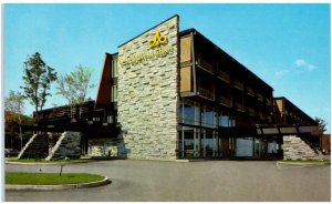 QUEBEC CITY, Canada ~ CONGRESS INN  c1970s Roadside Postcard