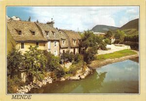 BT10892 Mende vieilles maisons au bord du lot        France