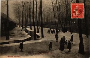 CPA TOUL - Le Patinage dans les Remparts (386045)