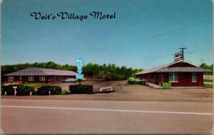 Veit's Village Motel Jefferson City MO Postcard PC449