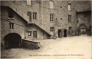 CPA Sain-Bel - Cour Interieure du Vieux Chateau (1035769)