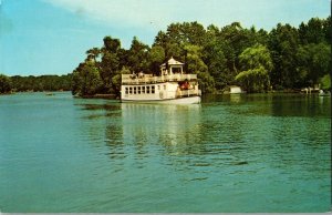 Dings Dock, Chief Waupaca Sternwheeler, Chain O'Lakes WI Vintage Postcard H65