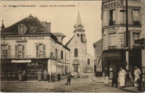 CPA AK NEUILLY-sur-MARNE - L'Eglise vue de la Place d'Armes (44495)