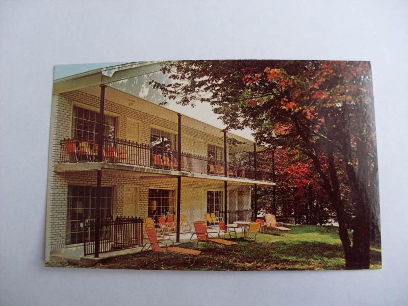 pre-1980 COUNTRY SURREY INN MOTEL Gouldsboro Pennsylvania PA Mint Postcard y7023