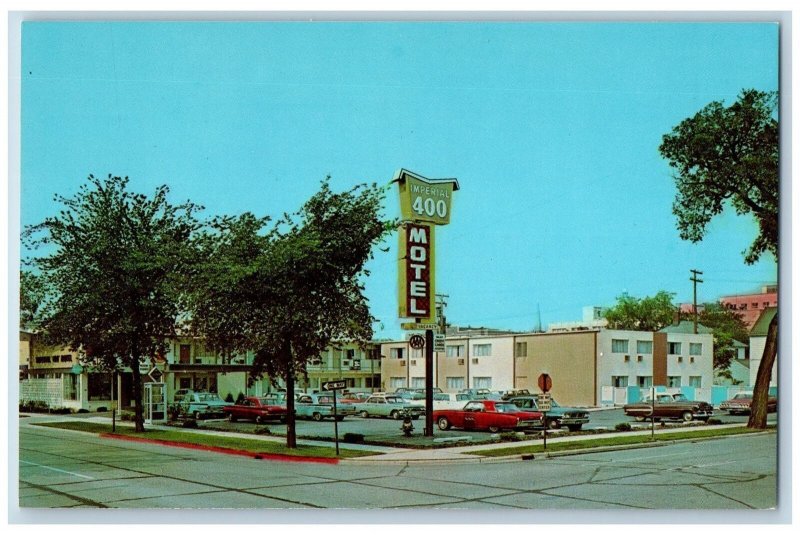 Green Bay Wisconsin WI Postcard Imperial 400 Motel Exterior Roadside c1960s Cars