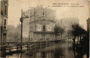 CPA Crue de la Seine COLOMBES Les Ponts établis par le genie (413138)