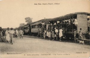 PC AZAGUIE UN TRAIN EN GARE COTE D'IVOIRE CHEMIN DE FER RAILWAY (A23667) 