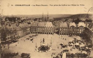 CPA CHARLEVILLE - La Place Ducale - Vue prise du Beffrot de l'Hotel .. (173928)