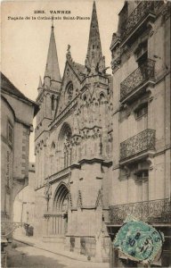 CPA VANNES-Facade de la Cathedrale St-PIERRE (27355)