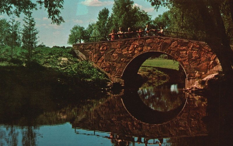 Vintage Postcard Beavermead Park Lift Lock City Peterborough Ontario Canada