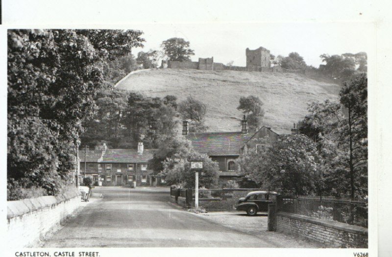 Derbyshire Postcard - Castleton - Castle Street - Real Photograph - Ref 10869A