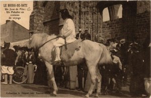 CPA Le BOURG-de-BATZ Un Jour de Fete-Un Paludier en costume de Voyage (587877)