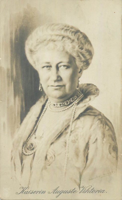 Portrait of Empress Augusta Victoria German Royalty postcard 1916