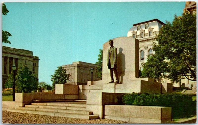 Postcard - Abraham Lincoln Statue - Springfield, Illinois