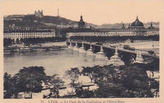 France Lyon Le Pont de la Guillotiere et l'Hotel Dieu