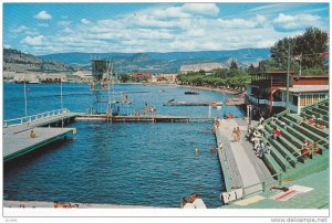 Scene of Canada´s Greatest Water Show, Outdoor Aquatic Pool, Kelowna, Britis...