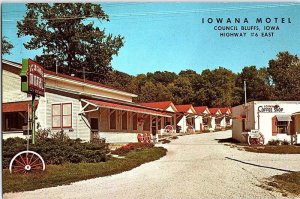 Postcard MOTEL SCENE Council Bluffs Iowa IA AI7267