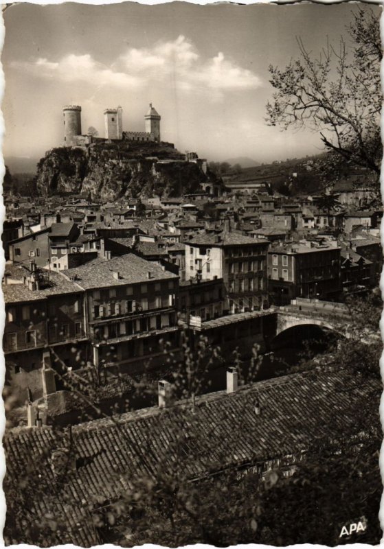 CPM Foix- vue generale et le Chateau FRANCE (1040277)