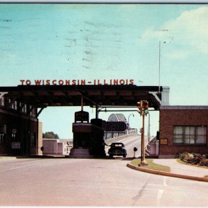 c1950s East Dubuque, IL West Toll Station Bridge to Iowa Car Booth Chrome A319