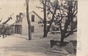 J82/ Sheridan Wyoming Postcard RPPC c1908 Home Residence Snow 357