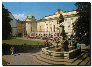 Modern Postcard Innsbruck Leopoldsbrunnen und mit Hafkirche Hofburg