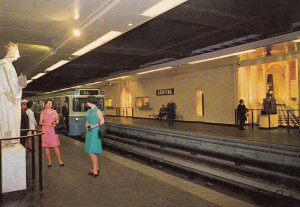 Louvre French Underground Train Transport Paris Station Postcard