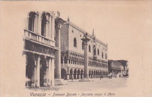 Italy Venezia Palazzo Ducale facciata verso il Molo