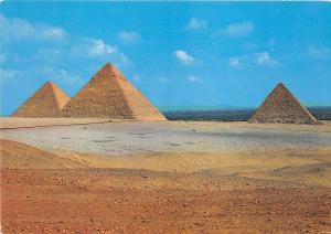 BG21140 giza the pyramids egypt