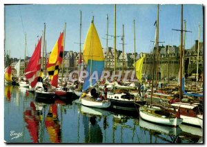 Postcard Moderne Saint Malo yacht harbor was the arrival of a cruise race