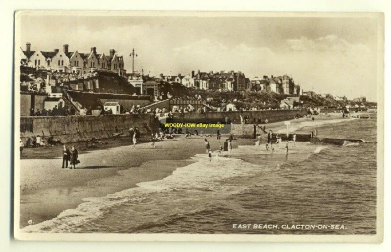 tp2728 - East Beach , Clacton-on-Sea , Essex - postcard 