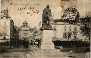 CPA VERSAILLES - Square et Statue du Général Hoche (657565)