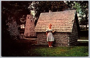 Vtg Arcola Illinois IL House 7-up Bottles Rockome Gardens 1960s View Postcard