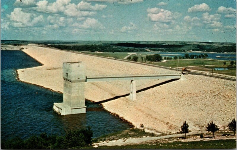 Tuttle Creek Dam Reservoir Manhattan Riley Pottawatomie Marshall County Postcard 